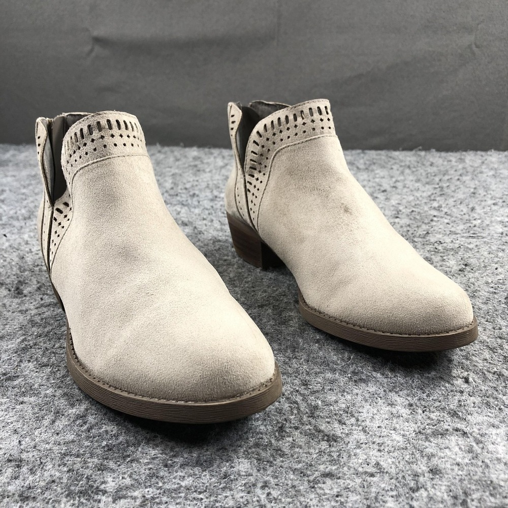 Carlos Santana Boots Billey Womens 8.5 Gray Faux Suede Cutout Ankle Booties
